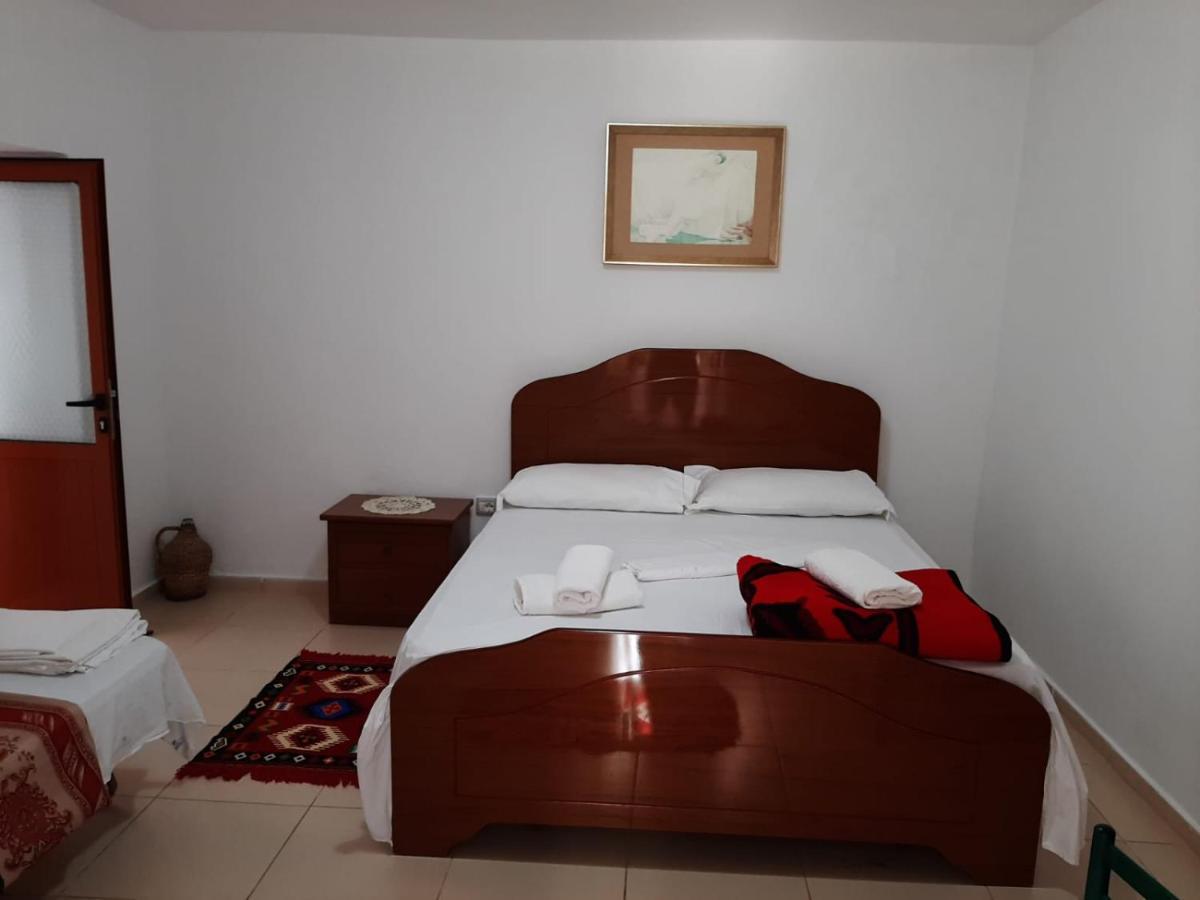 Guest House Noah&Kristel Μπεράτ Εξωτερικό φωτογραφία