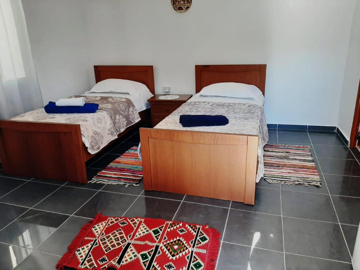 Guest House Noah&Kristel Μπεράτ Εξωτερικό φωτογραφία