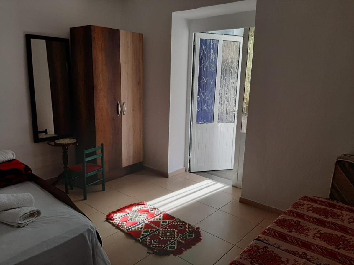Guest House Noah&Kristel Μπεράτ Εξωτερικό φωτογραφία