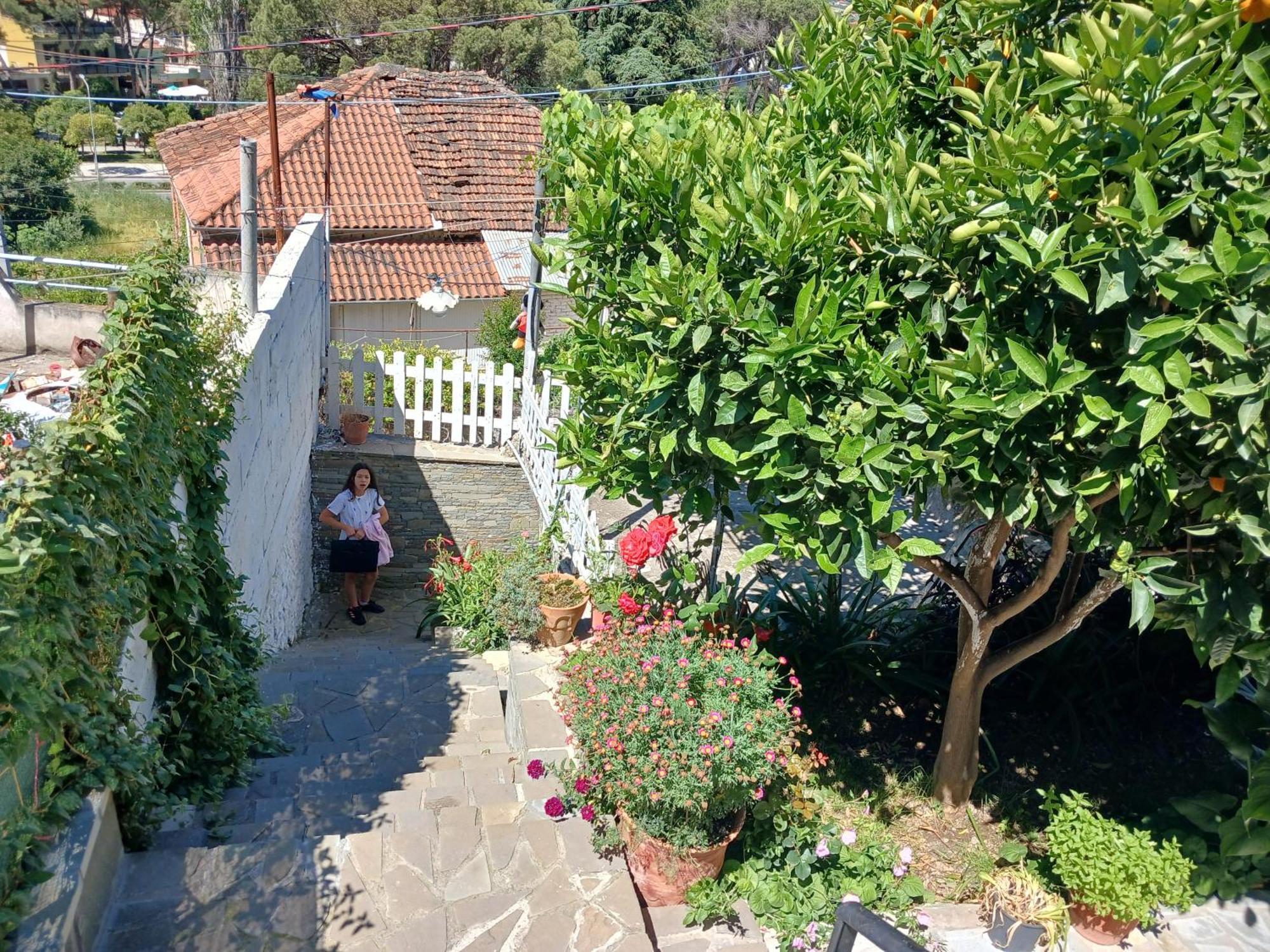 Guest House Noah&Kristel Μπεράτ Εξωτερικό φωτογραφία
