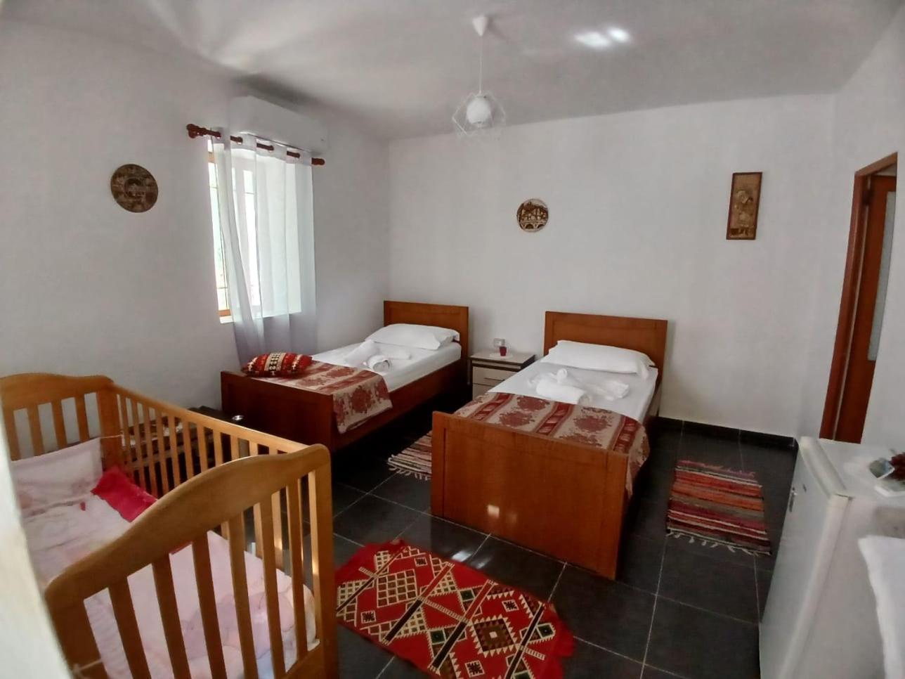 Guest House Noah&Kristel Μπεράτ Εξωτερικό φωτογραφία