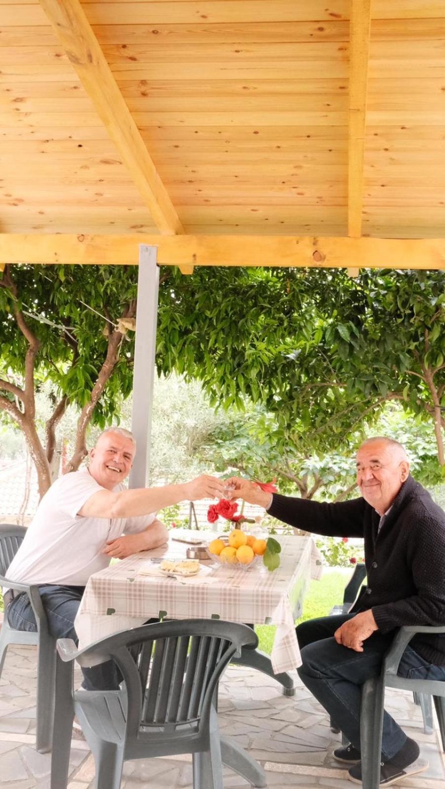 Guest House Noah&Kristel Μπεράτ Εξωτερικό φωτογραφία
