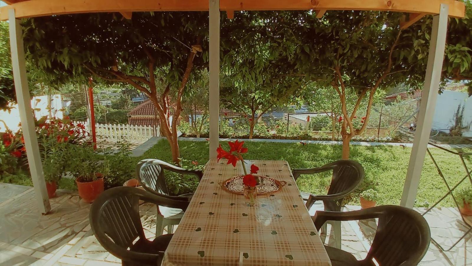 Guest House Noah&Kristel Μπεράτ Εξωτερικό φωτογραφία