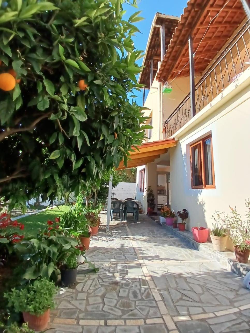 Guest House Noah&Kristel Μπεράτ Εξωτερικό φωτογραφία