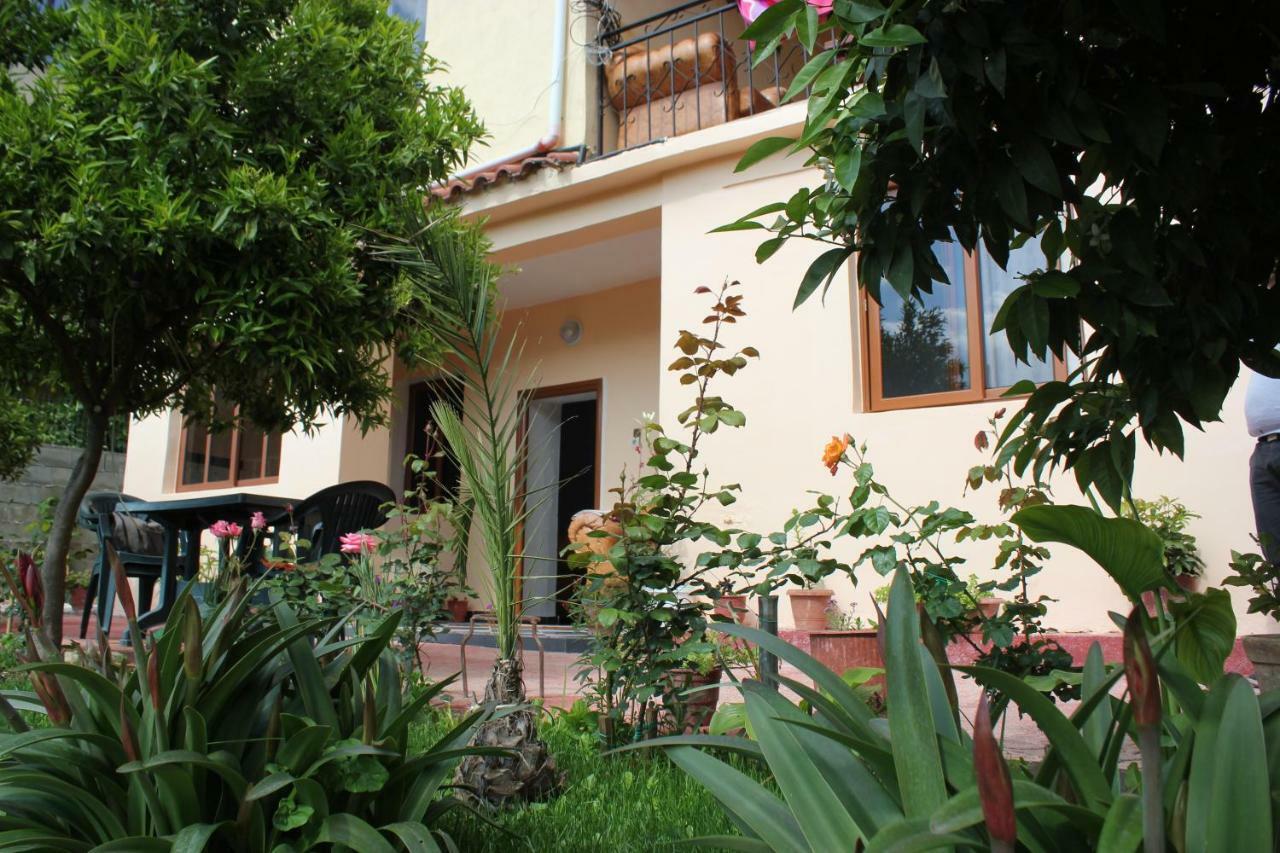 Guest House Noah&Kristel Μπεράτ Εξωτερικό φωτογραφία