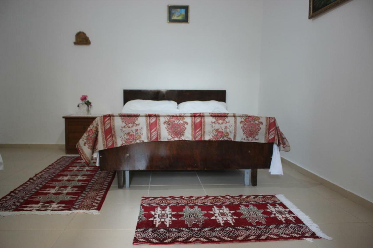 Guest House Noah&Kristel Μπεράτ Εξωτερικό φωτογραφία